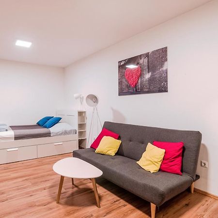 Central Studio Boulevard Budapeste Exterior foto